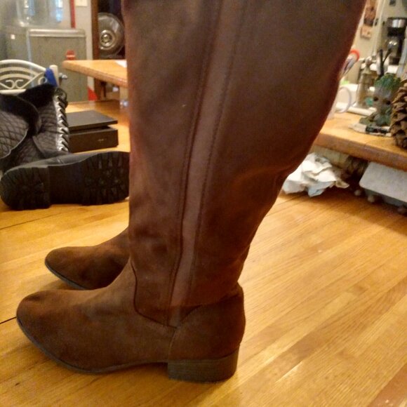 Time and Tru Zipper Faux Suede Tall Riding Boots 10 Brown Stretch Gore - Picture 11 of 12